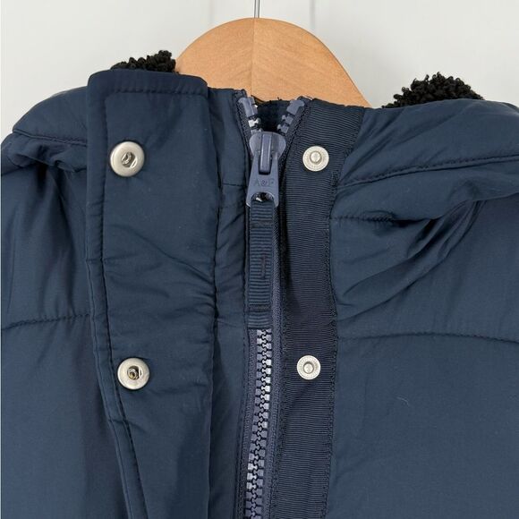Abercrombie & Fitch Ultra Puffer Hooded Water-Resistant Jacket in Navy | Small - Picture 7 of 9